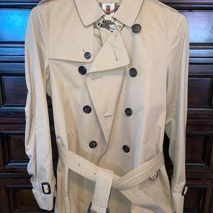 Burberry trench coat (honey)